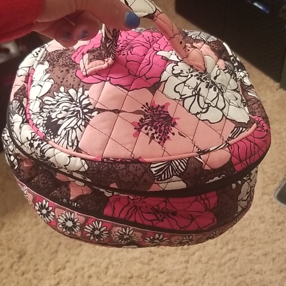 Vera Bradley Handbags - NWOT Vera bradley make up bag/ organizer
